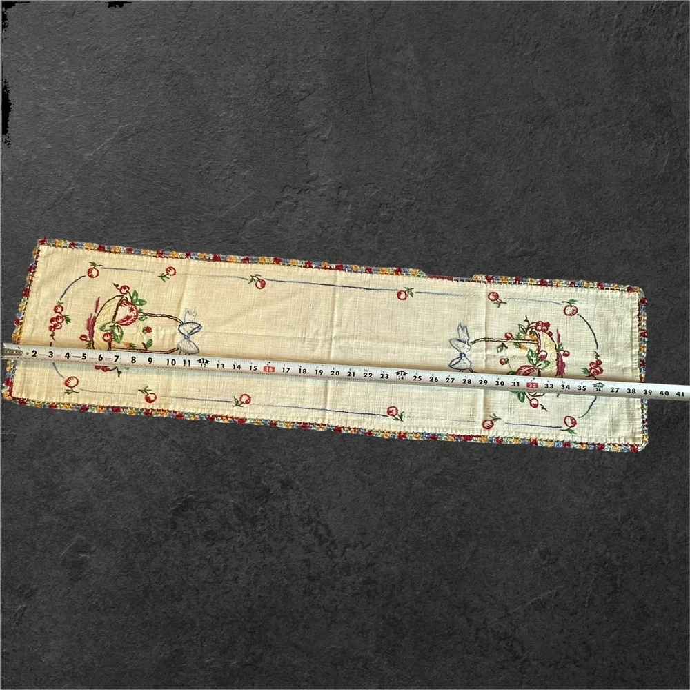Vintage‎ Hand Embroidered Linen Table Runner Crochet Edge Cottagecore